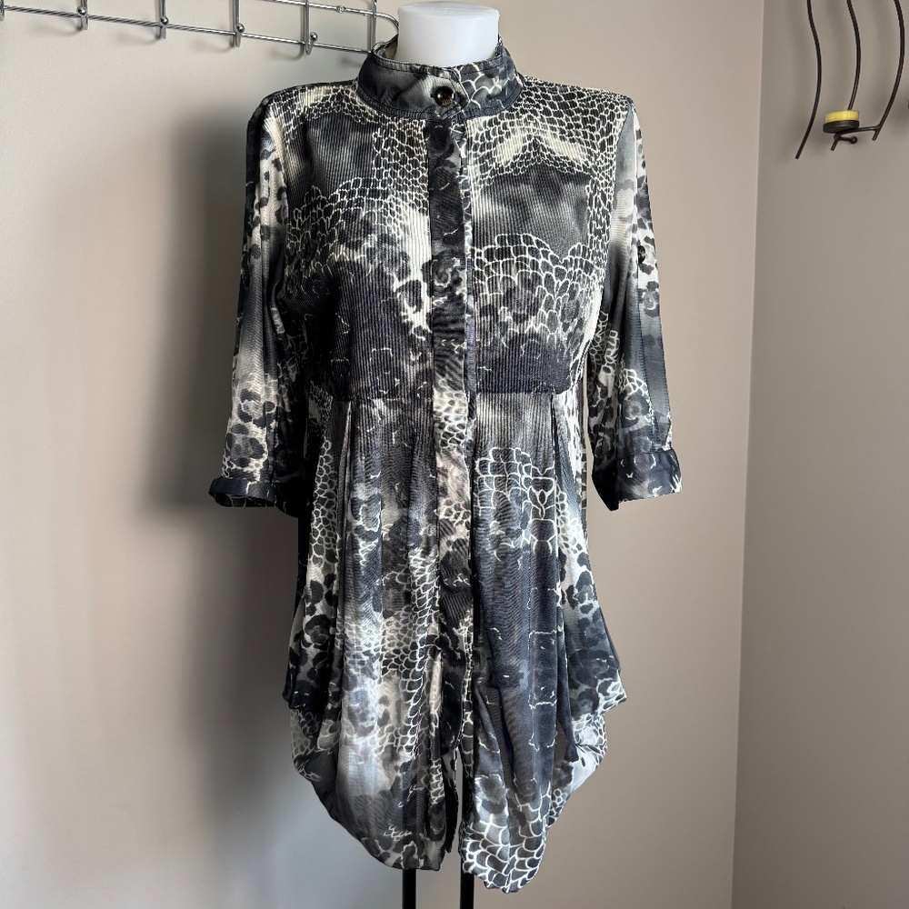 Lindi 3/4 Roll Tab‎ Sleeve Sheer Button Up Tunic Blouse Fairy-Goth Gray Size M